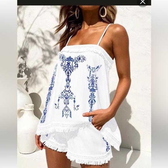 White linen spaghetti strap adjustable straps linen small w blue embroidery - Picture 1 of 6